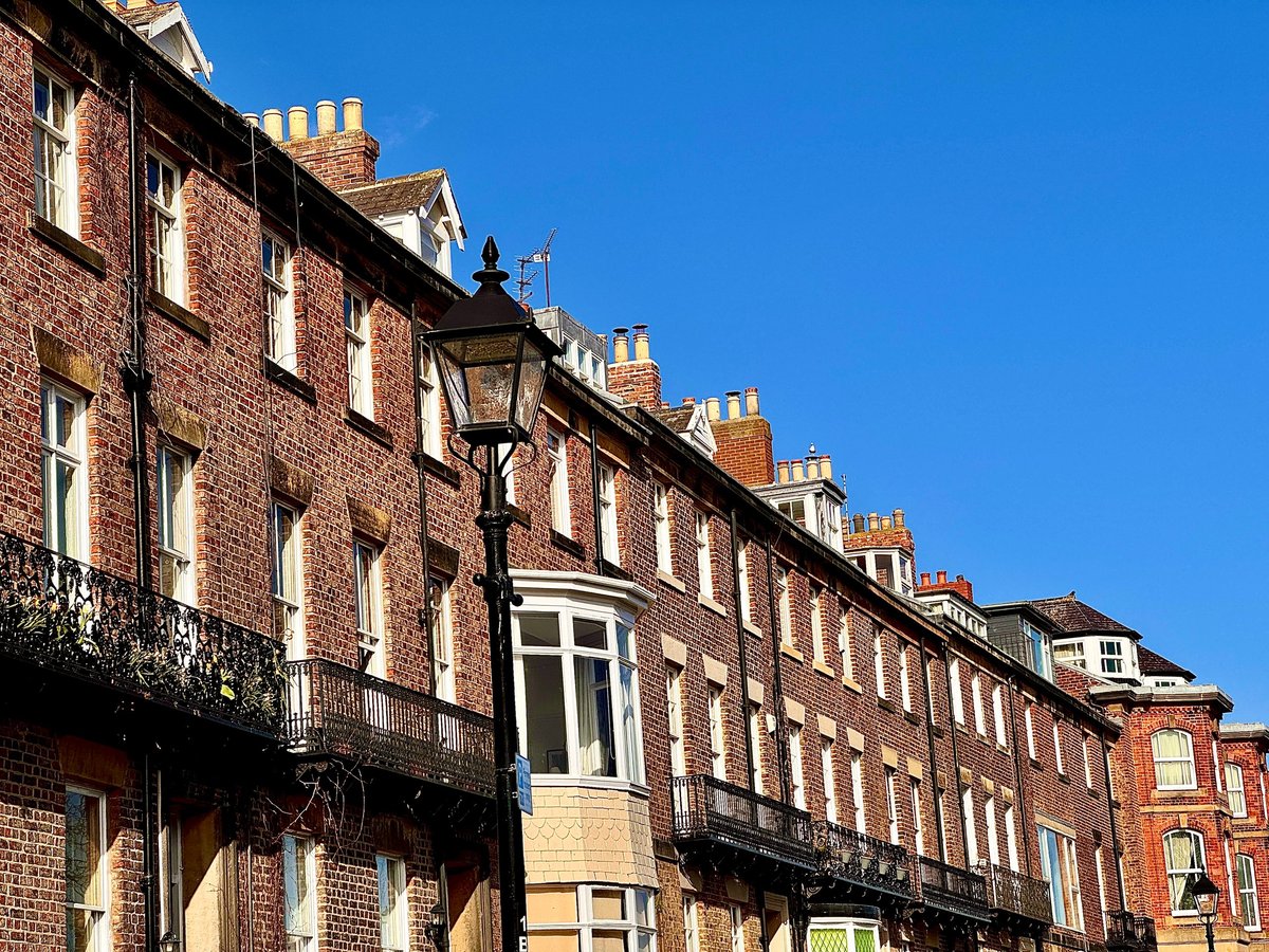 London — Global City, Universities, Language Schools